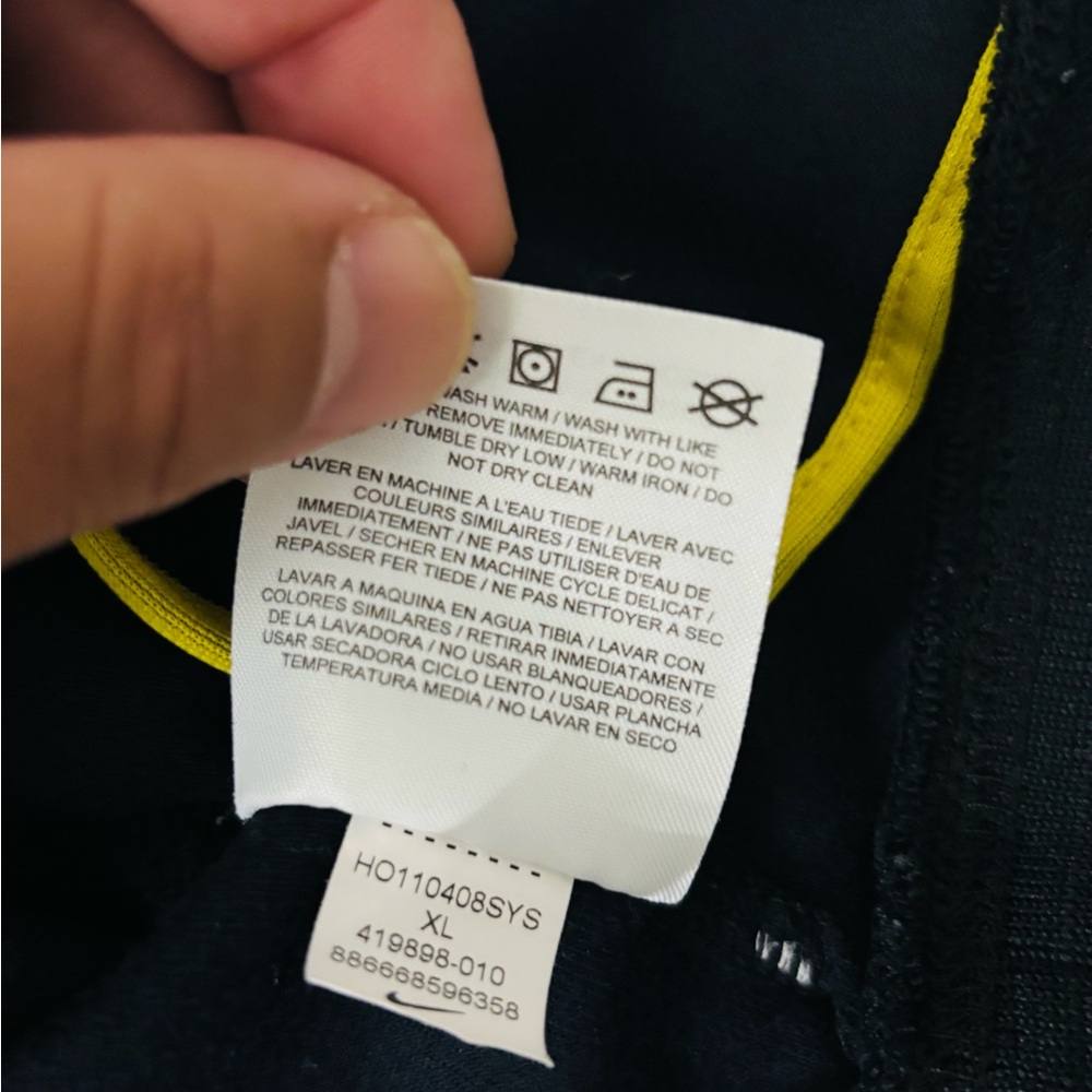 Rare Nike Black and Yellow Barcelona Track Jacket - Picture 10 of 10